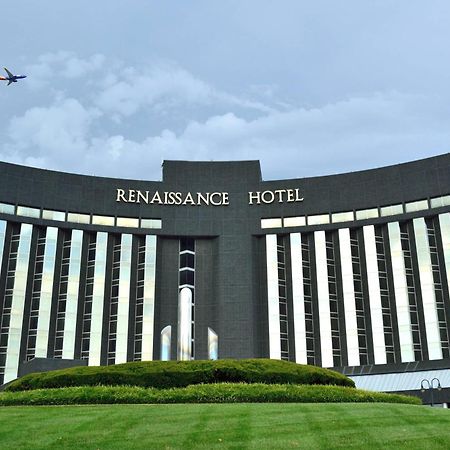 Renaissance St. Louis Airport Hotel Berkeley Exterior photo