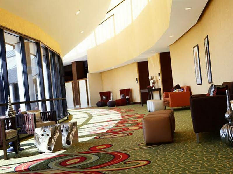 Renaissance St. Louis Airport Hotel Berkeley Exterior photo